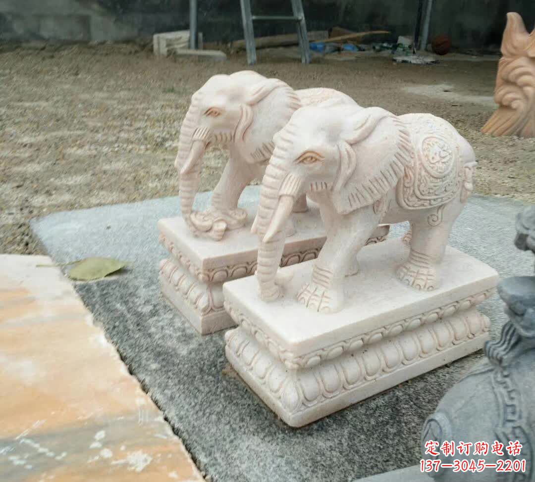 河南汇聚大象精神的石雕大象