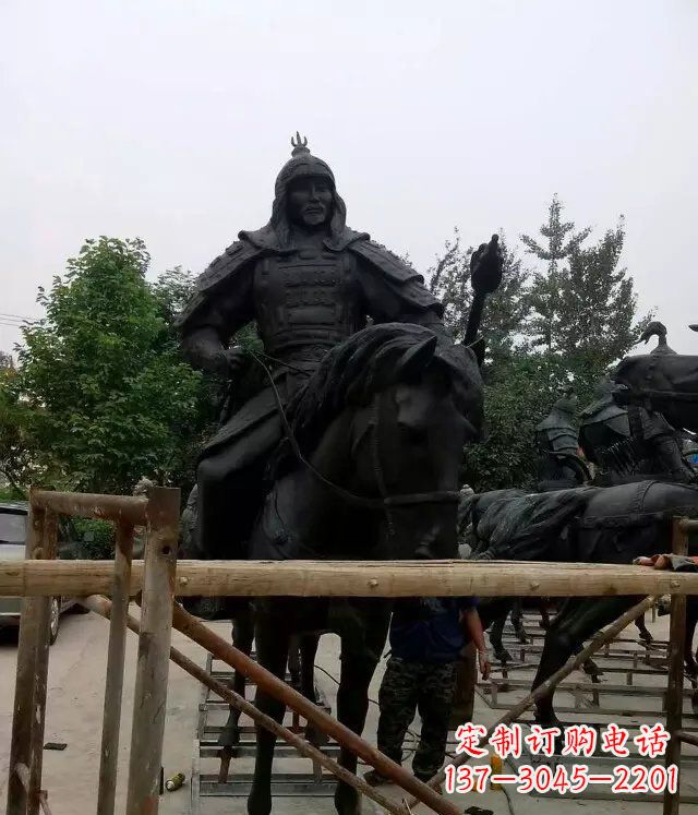 河南浪漫古将骑马铜雕,让您感受古代将军的风采!