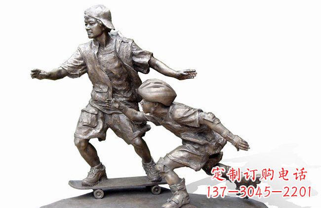 河南令人惊叹的广场滑板男孩铜雕塑