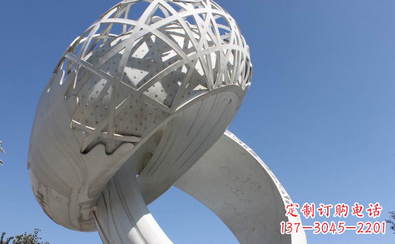 河南广场戒指不锈钢雕塑 (2)