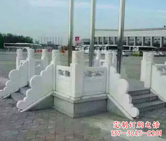 河南中领雕塑提供绚丽升旗台石雕,一种标志性的…