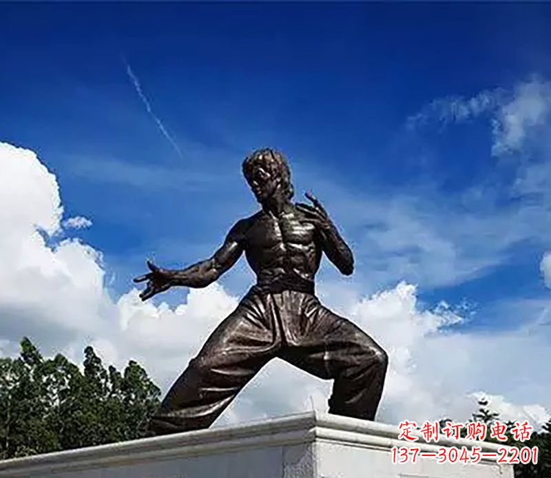 河南铸造传奇——李小龙铜雕塑