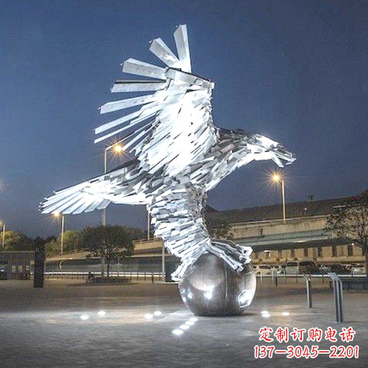河南中领雕塑的金属质感老鹰雕塑是一款精美而又…
