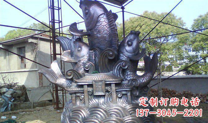 河南广场鲤鱼跃龙门景观铜雕