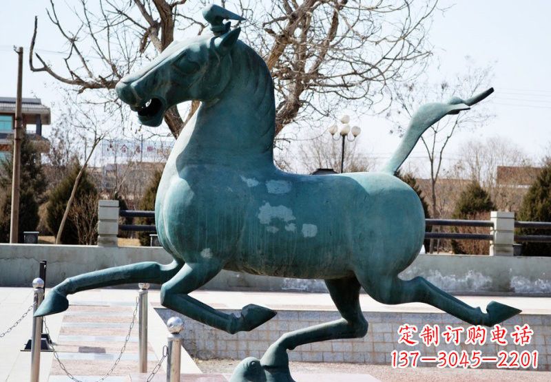 河南广场马踏飞燕铜雕