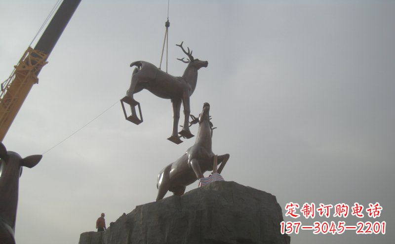 河南广场梅花鹿动物铜雕