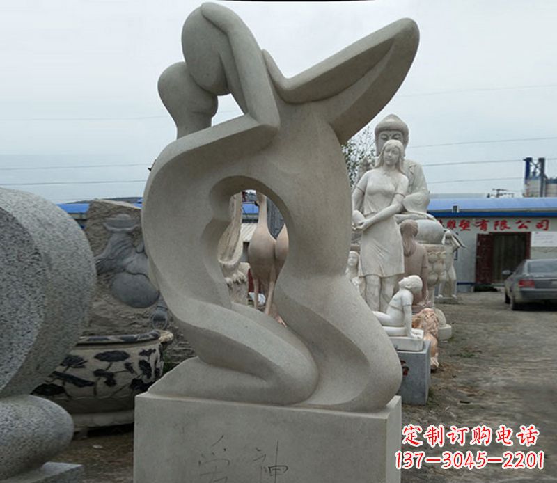 河南情侣石雕:给浪漫爱情永恒的礼物