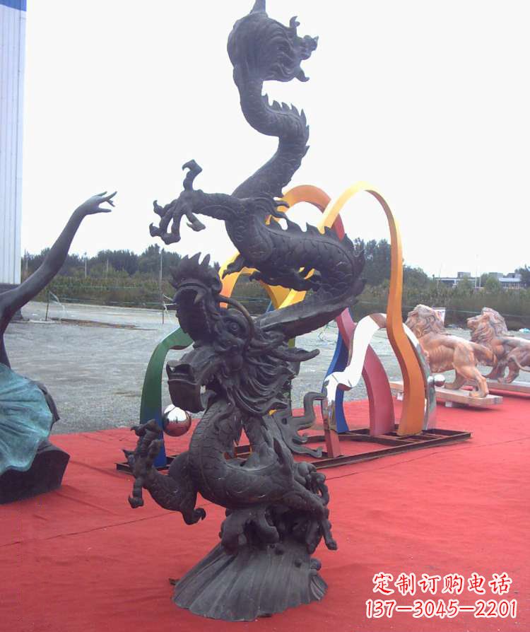 河南广场神龙铜雕