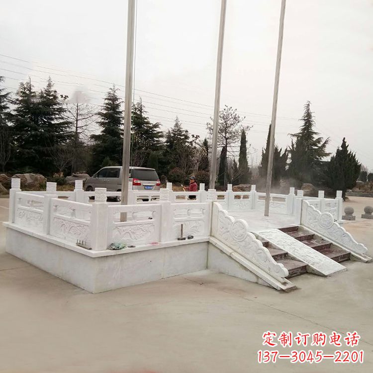 河南广场升旗台石雕