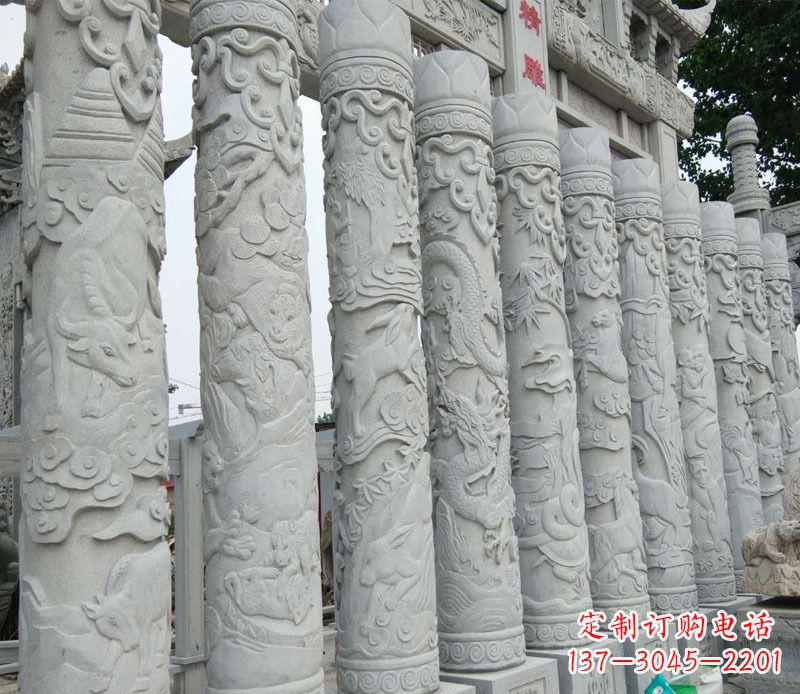 河南广场十二生肖石柱景观石雕