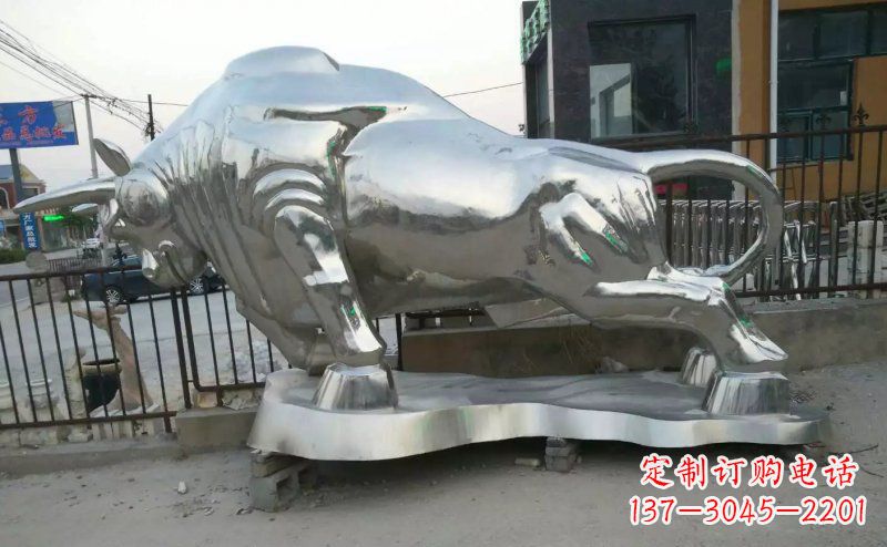 河南独特的拓荒牛不锈钢雕塑
