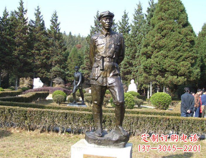 河南广场铜雕解放军战士纪念人物雕塑
