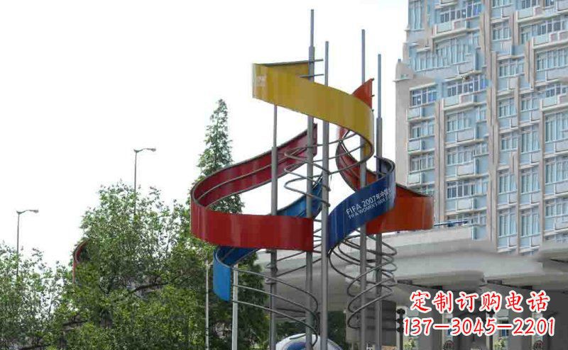 河南中领雕塑:不锈钢足球雕塑