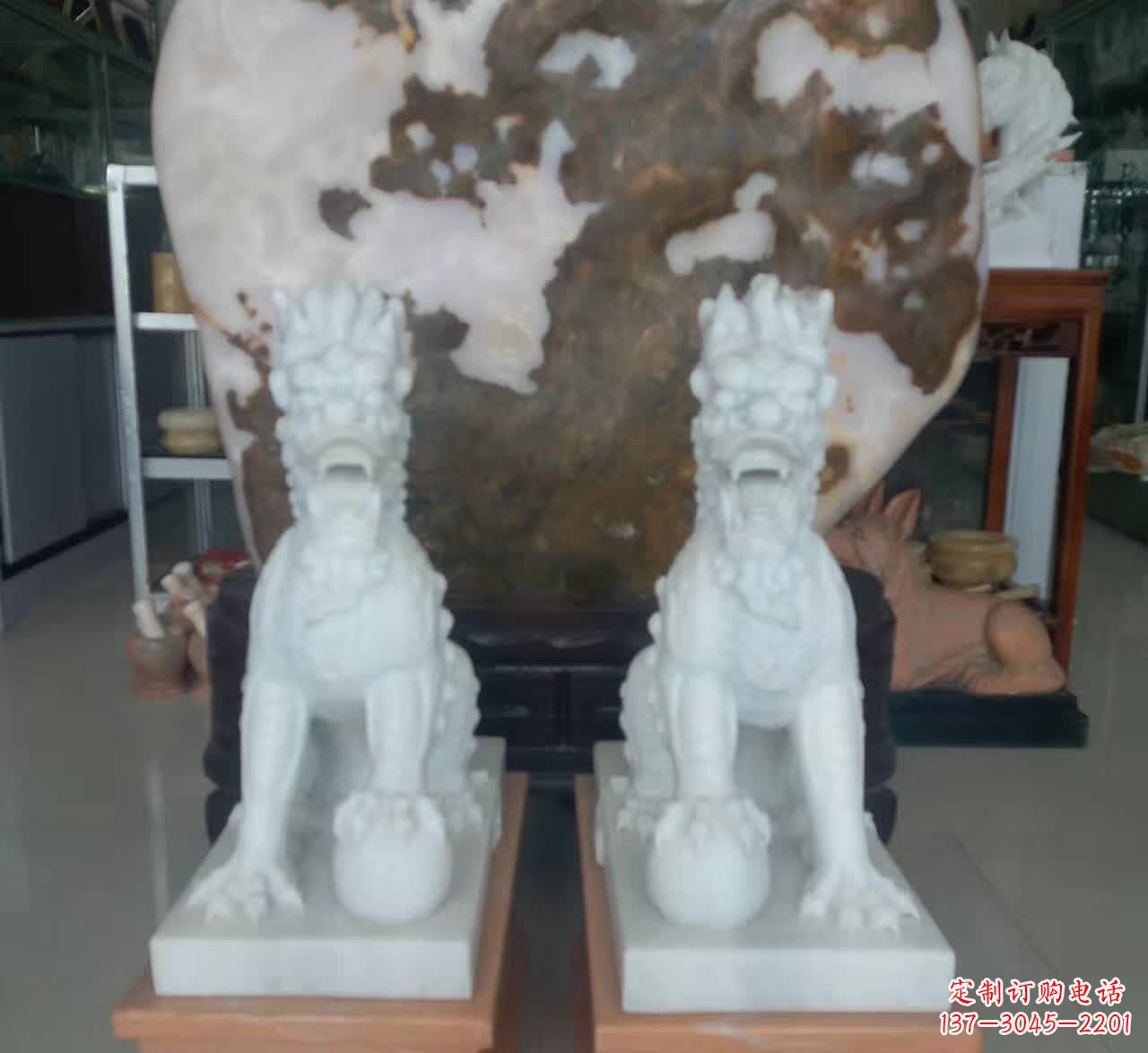 河南汉白玉踩球麒麟石雕