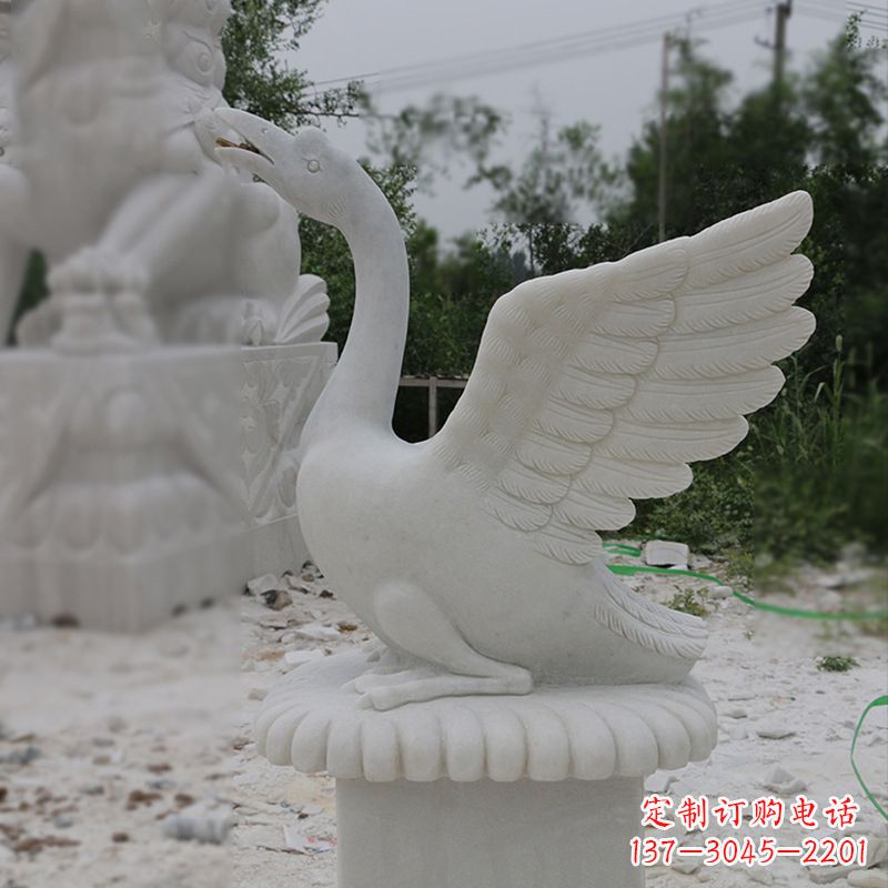 河南汉白玉展翅喷水天鹅雕塑