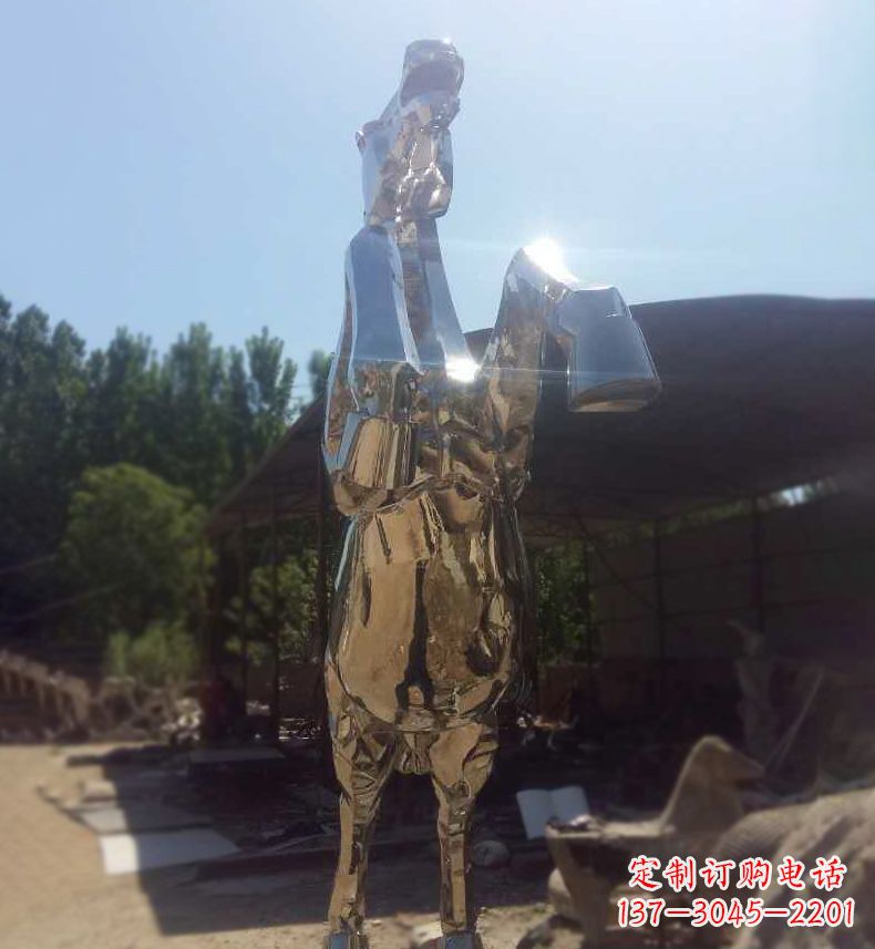 河南户外不锈钢镜面奔马雕塑