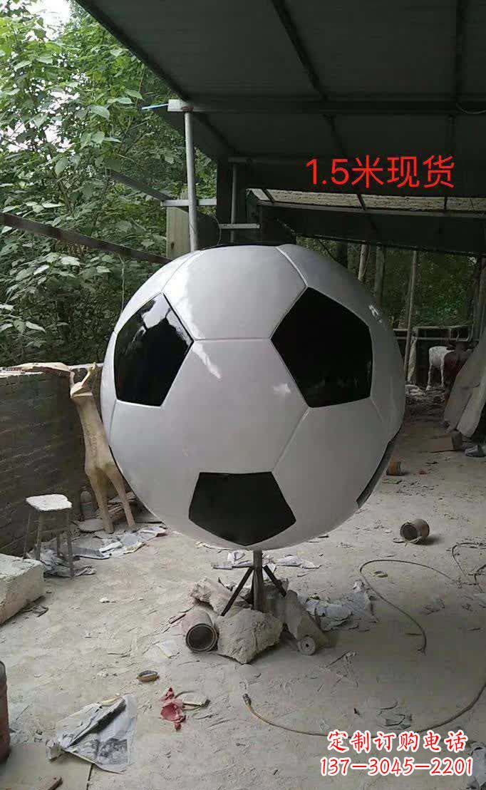 河南不锈钢足球雕塑提供优质的装饰效果