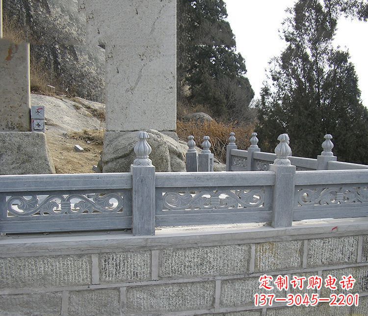 河南中领雕塑:门神镇守!大理石栏板石雕