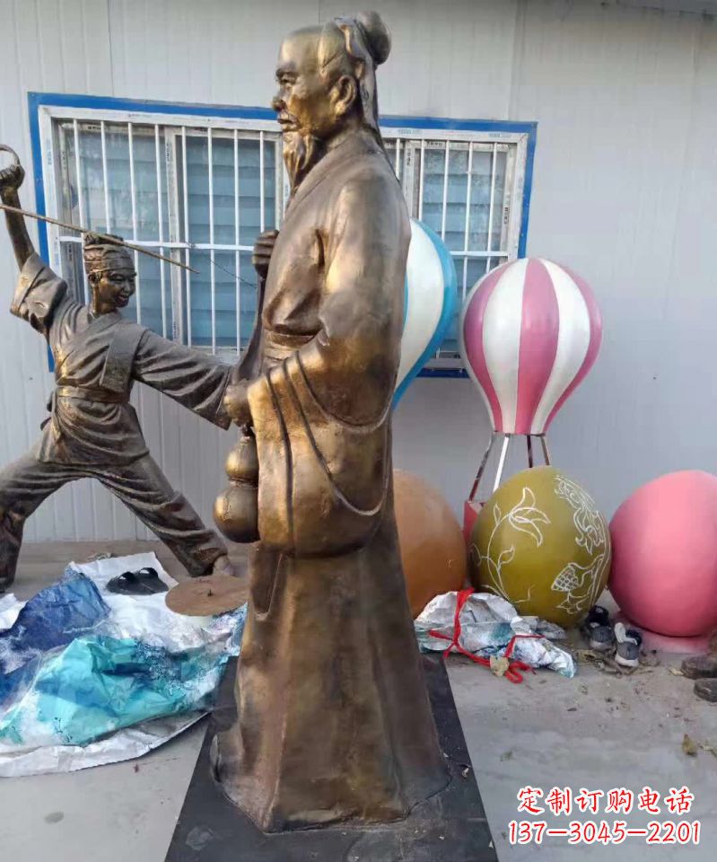 河南传承中医华佗的传奇—华佗名医铜雕