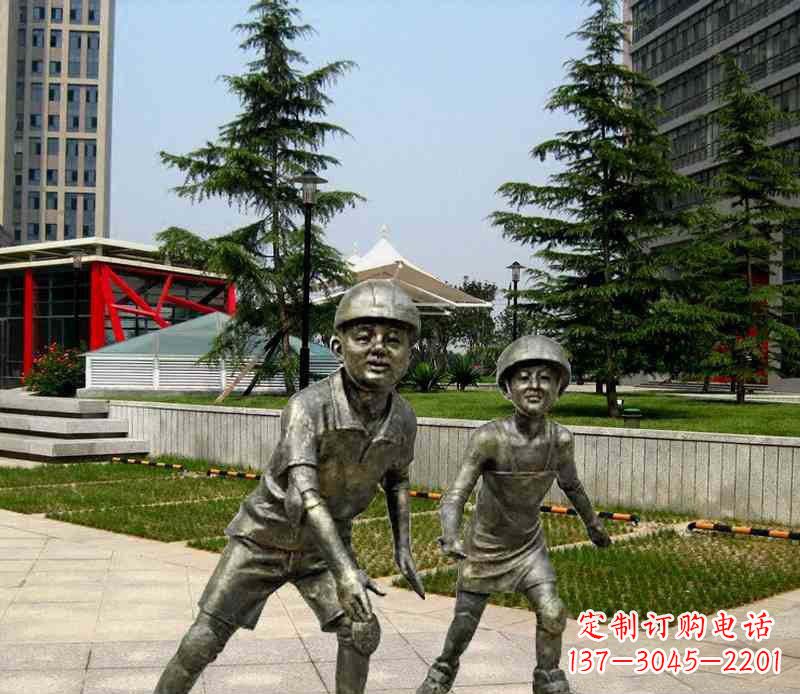 河南滑旱冰男孩铜雕,精细而引人入胜