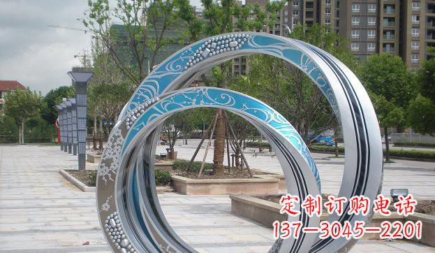 河南铸造精良的不锈钢圆环雕塑