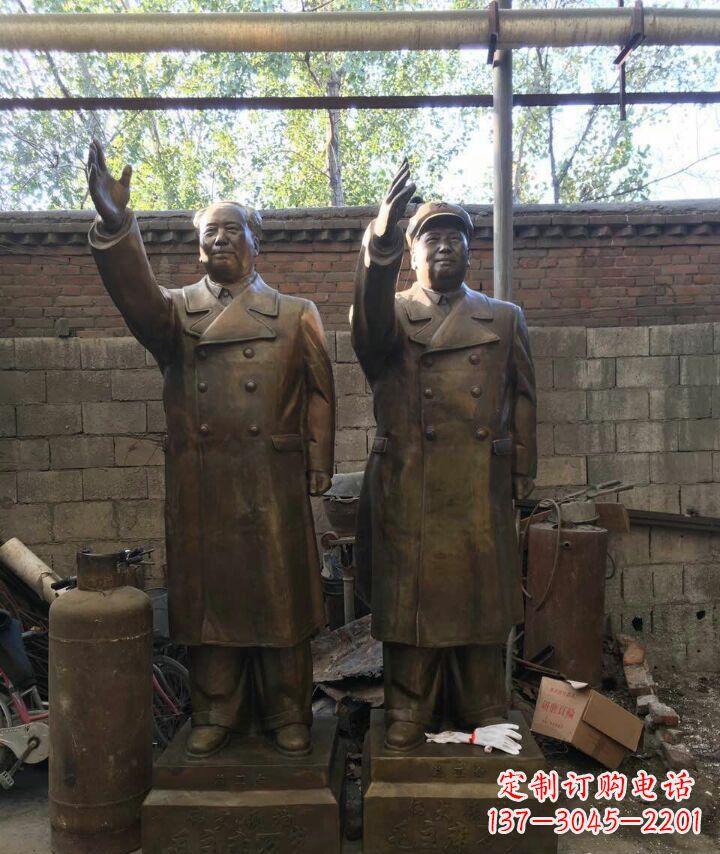 河南毛主席伟人铜雕——永恒的领袖形象