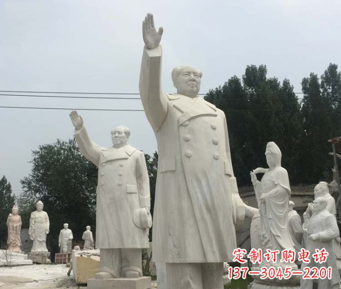 河南挥手毛主席校园伟人石雕