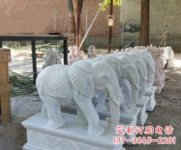 河南美轮美奂的大象雕塑