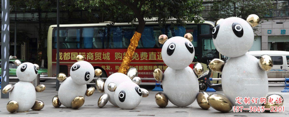 河南中领雕塑:优雅的不锈钢抽象熊猫雕塑
