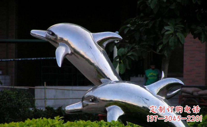 河南彰显自由灵动的不锈钢跳跃海豚雕塑