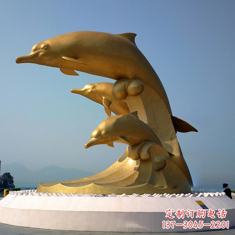 河南中领雕塑:海豚雕塑