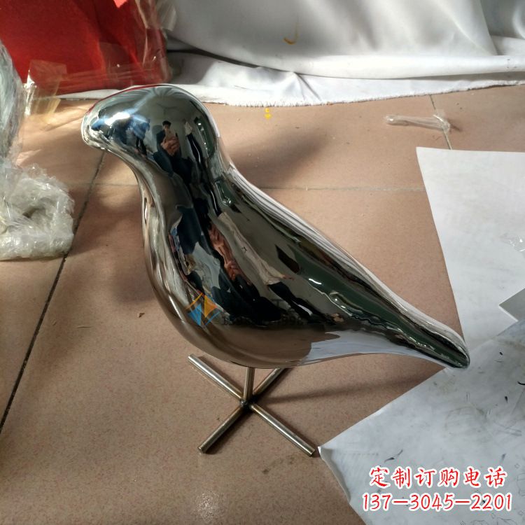 河南精致现代镜面不锈钢鸽子雕塑