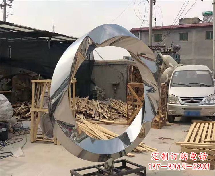 河南镜面不锈钢几何圆环雕塑,经典永恒之美