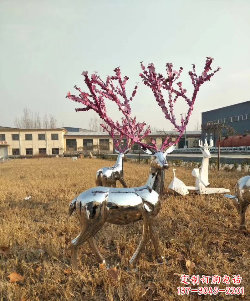 河南镜面不锈钢梅花鹿雕塑,一款极致的雕塑体验