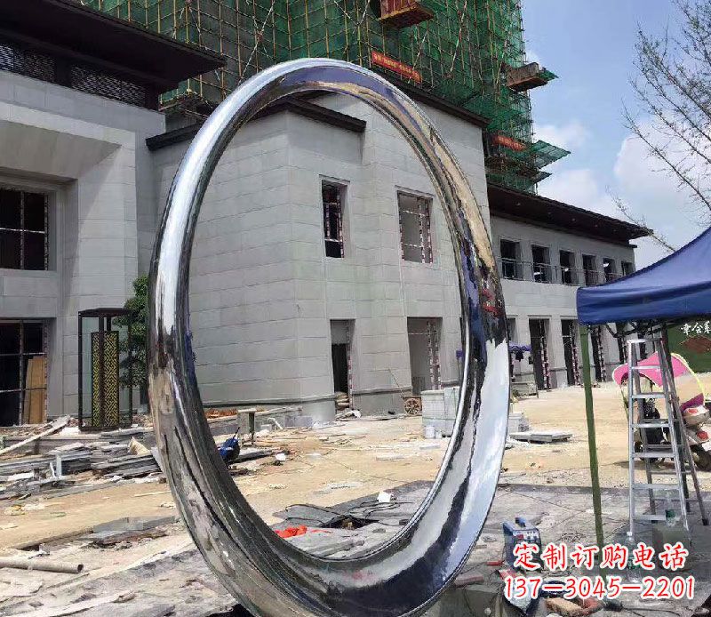 河南精致典雅的镜面不锈钢圆环雕塑