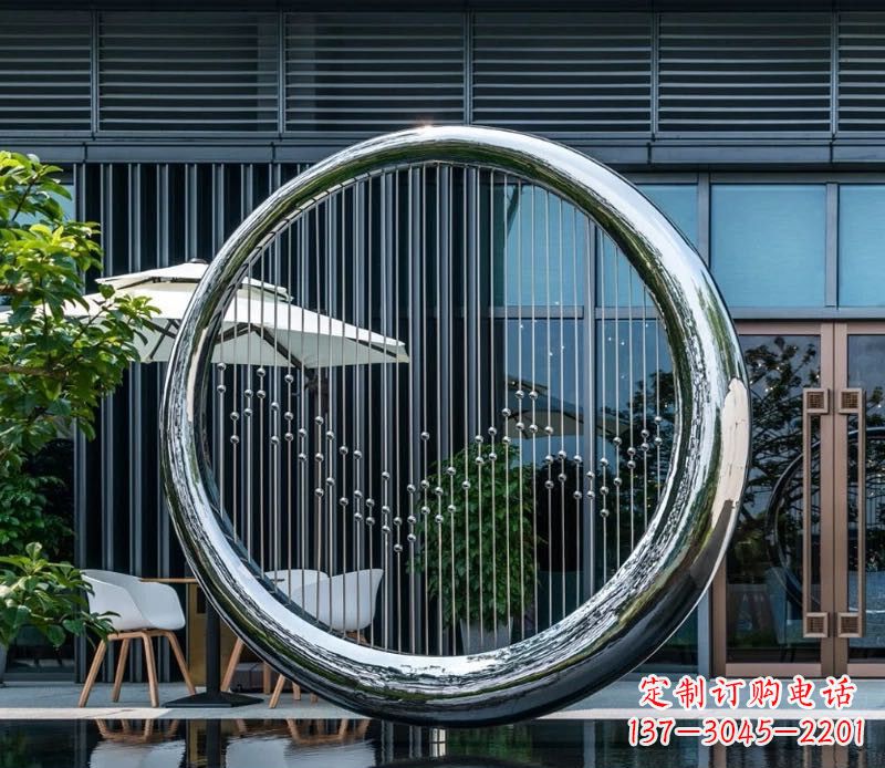 河南精美的镜面不锈钢圆环雕塑