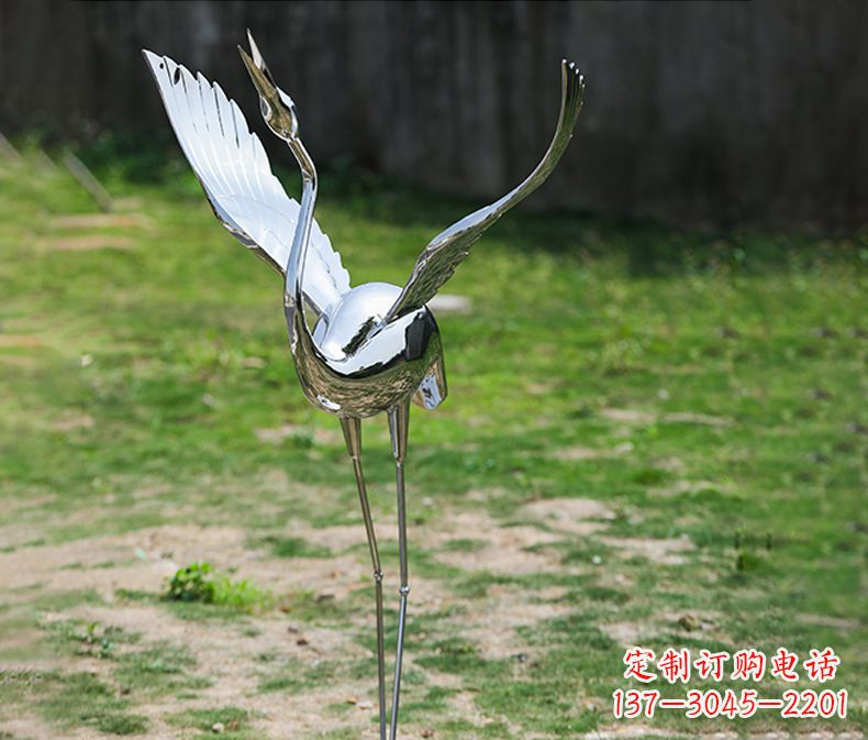 河南高端定制丹顶鹤展翅不锈钢雕塑