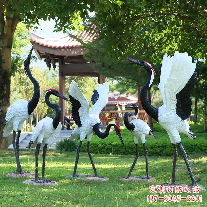 河南精美彩绘丹顶鹤雕塑