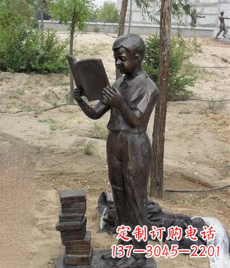 河南中领雕塑尊贵细腻的男孩铜雕