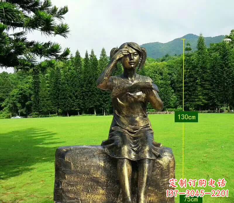 河南精美的女孩铜雕塑,展现活力与青春