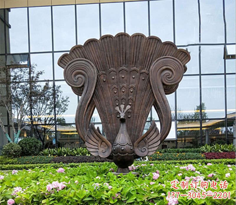 河南装点家园的精美孔雀雕塑