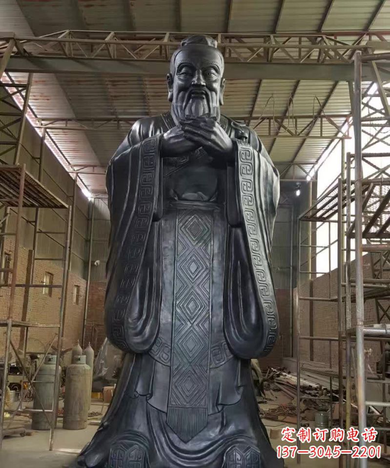 河南表彰传统文化,尊贵的孔子雕塑