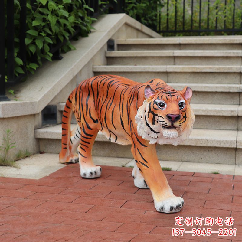 河南老虎玻璃钢仿雕塑—小区园林室外装饰品