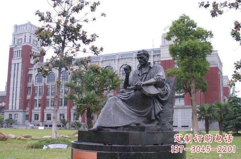 河南卢梭西方名人铜雕由中领雕塑定制,是一款完…