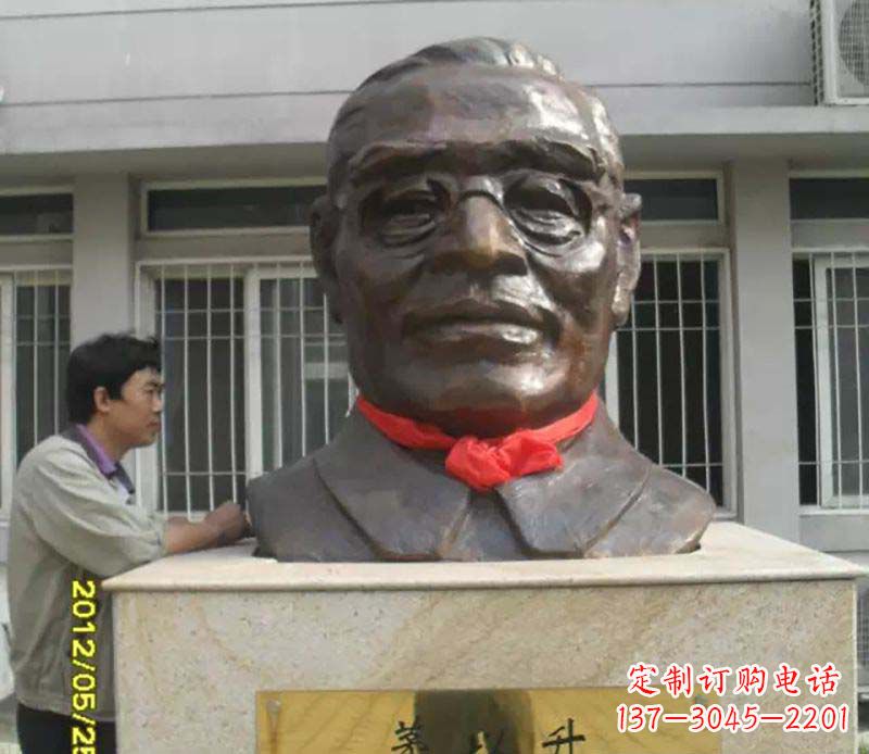 河南领雕塑:打造精致头像铜雕