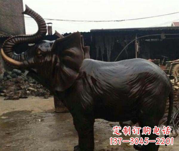 河南门口大象铜雕