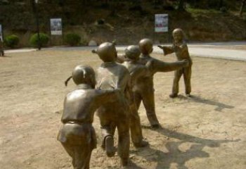 河南珍贵传统，中领雕塑老鹰抓小鸡铜雕