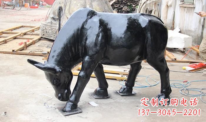 河南把传统牧场风情带回家,领雕塑的艺术牛雕塑等你来!