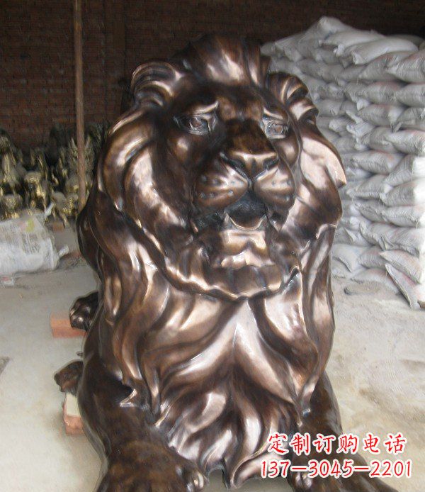 河南趴着的西洋狮子铜雕 (2)