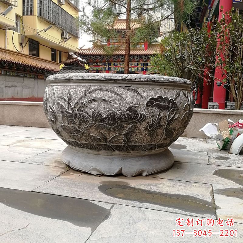 河南青石仿古风格鱼缸雕塑